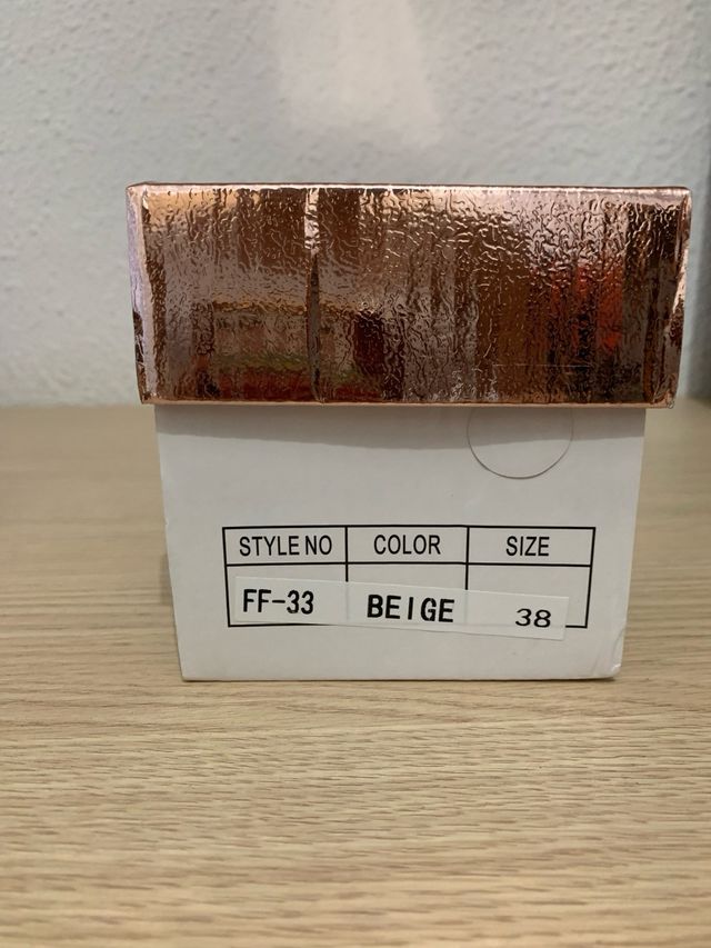 Sandalias Woman Key pedrería beige multicolor