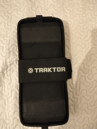 2 Kontrol X1 Traktor