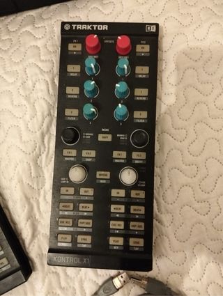 2 Kontrol X1 Traktor