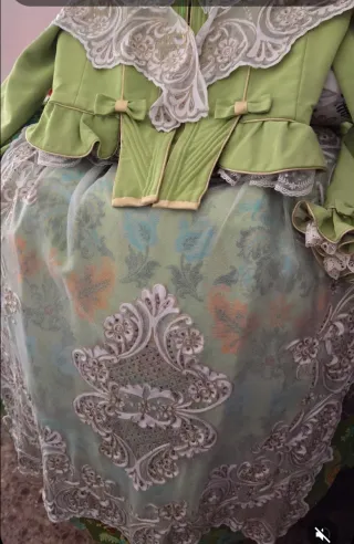 Traje de Fallera Verde y Dorado