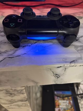 Consola PS4 Negra + Mando