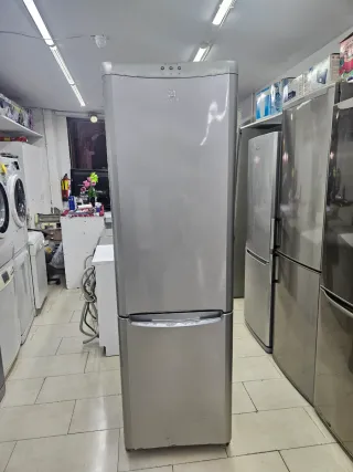 Nevera combi plateada