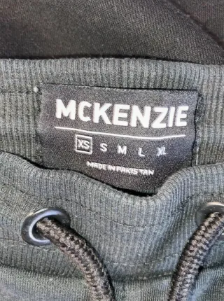 Conjunto McKenzie Negro Sudadera y Pantalón Corto