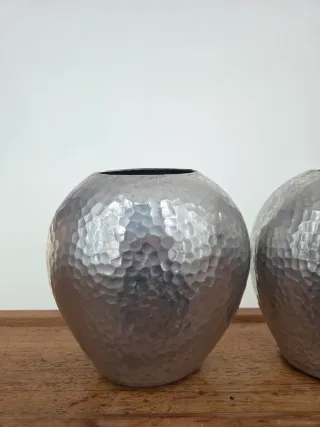 Conjunto 2 Vasos Metálicos Martelados