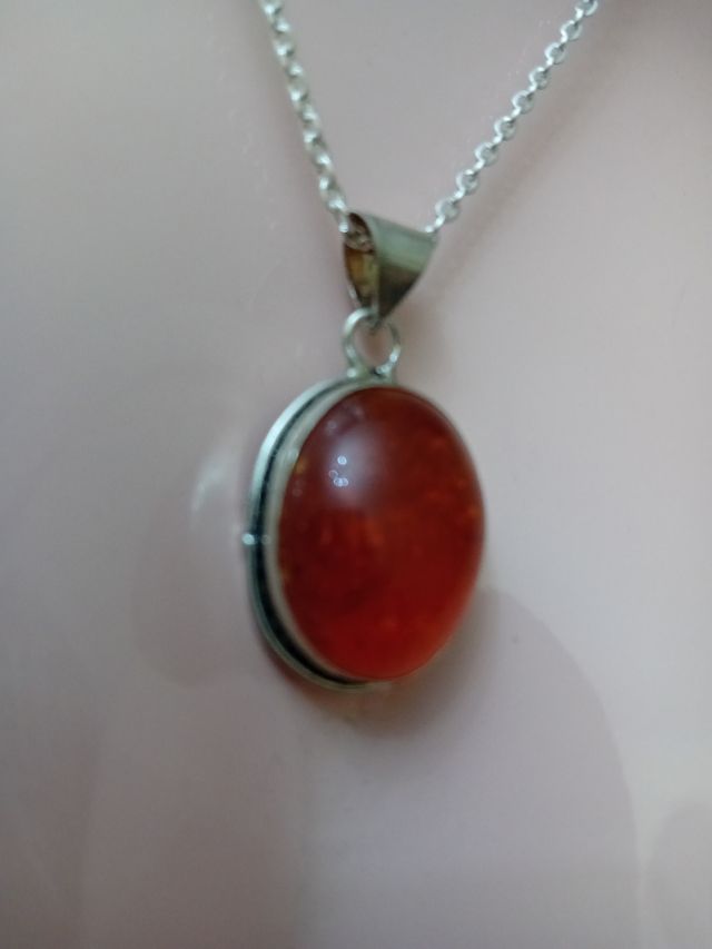 Collana con ambra naturale