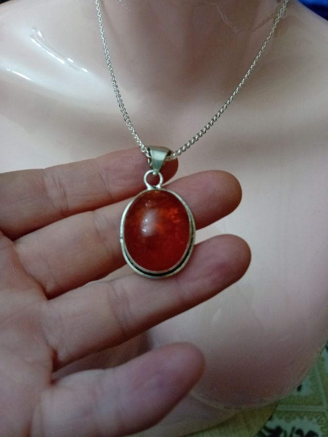 Collana con ambra naturale