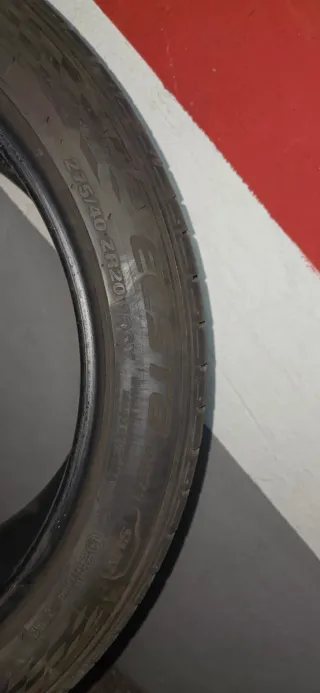 Neumáticos Kumho Ecsta 275/40/R20