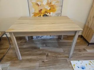 Mesa de comedor color Cambria