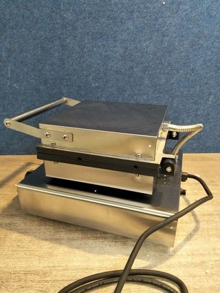 HENDI Gofrera eléctrica, 4 gofres de paleta 