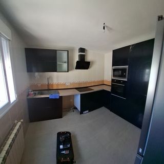 Profesionales en el montaje de cocinas..
