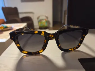 Gafas de Sol Hawkers Dorado
Dr. Franklin Negro