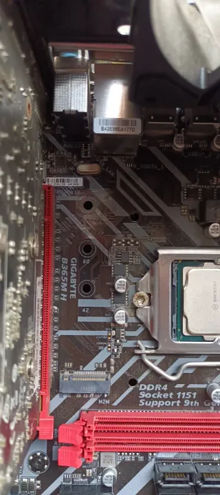 Torre PC MSI Negra