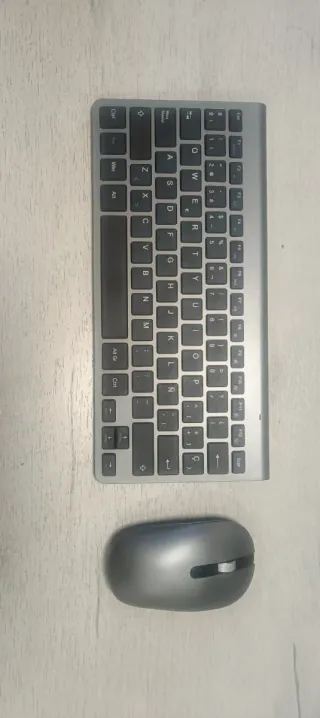 Torre PC MSI Negra + Teclado + ratón inalámbrico