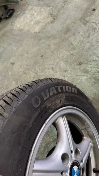 Llantas BMW Z3 con neumáticos en 205/65R15