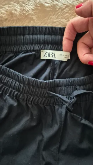 Pantalón azul marino oscuro ancho