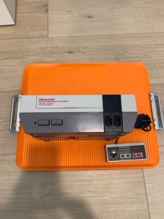 Nintendo NES con mando