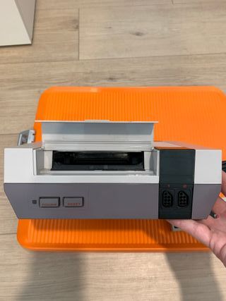Nintendo NES con mando