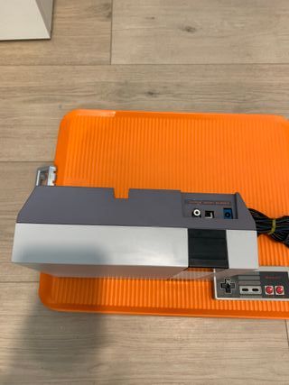 Nintendo NES con mando