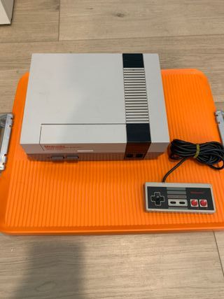 Nintendo NES con mando