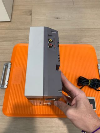 Nintendo NES con mando