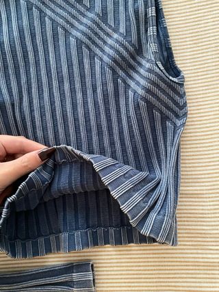 Camiseta Zara cuello alto rayas