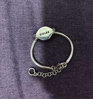 Pulsera Ciclón Plata con Piedra Roja