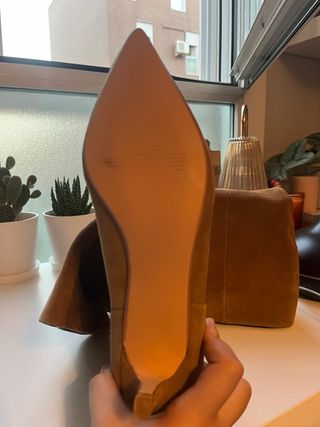 Botas de ante beige tacón bajo