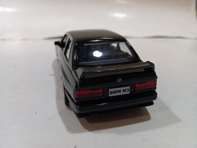 BMW M3 a escala