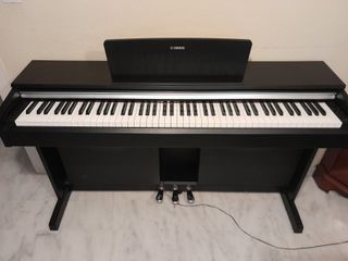 Piano Digital Yamaha Arius YDP-142