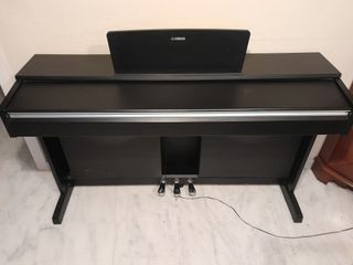 Piano Digital Yamaha Arius YDP-142