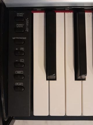 Piano Digital Yamaha Arius YDP-142