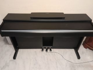 Piano Digital Yamaha Arius YDP-142