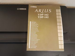 Piano Digital Yamaha Arius YDP-142