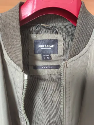 Chaqueta bomber juvenil Pull&Bear verde militar TS
