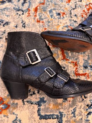 Botines Zara Piel Serpiente Hebillas