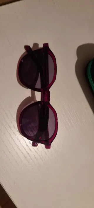 Gafas de sol mujer Benetton moradas