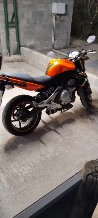 Moto  Kawasaki ER6N 650