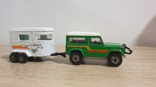 Matchbox Land Rover Ninety con remolque