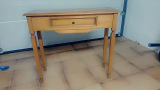 Nuova consolle da ricevimento in legno naturale