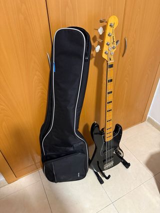 Bajo Squier Jazz Bass Classic Vibe 70s 5 cuerdas