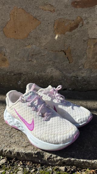 Zapatillas Nike Running Blancas y Rosas