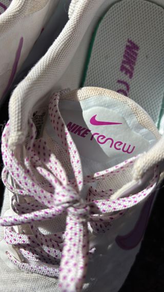 Zapatillas Nike Running Blancas y Rosas
