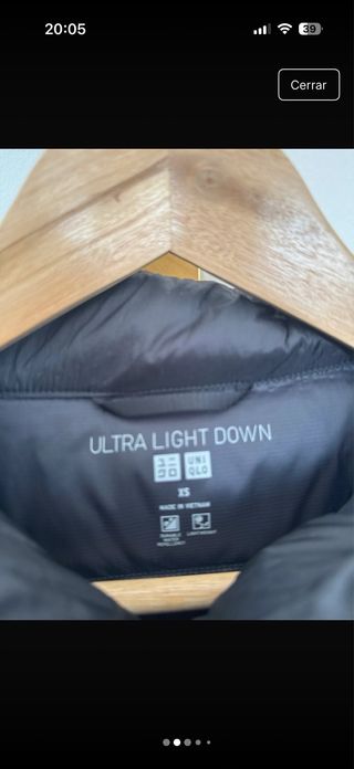 Chaqueta Uniqlo Negra con Capucha