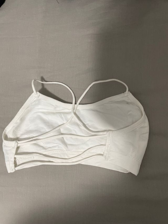 Top deportivo blanco