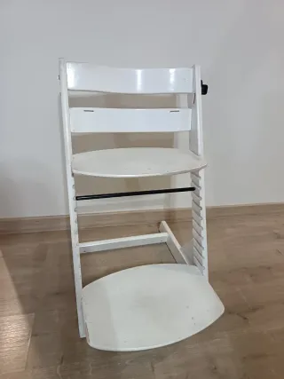 Trona alta tipo Stokke blanca