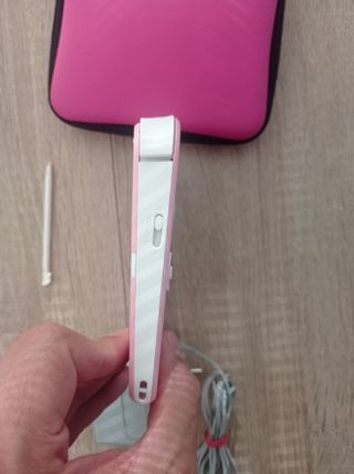CONSOLA NINTENDO 2DS ROSA CON CARGADOR + FUNDA + J