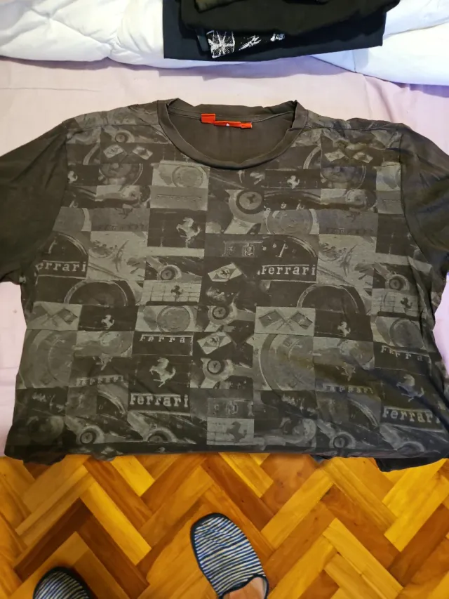 Camiseta Ferrari Gris Estampada