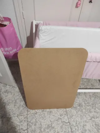 Minicuna madera blanca funda rosa