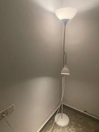 Lámpara de pie Ikea blanca