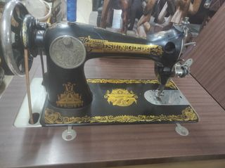 Máquina de coser Singer antigua